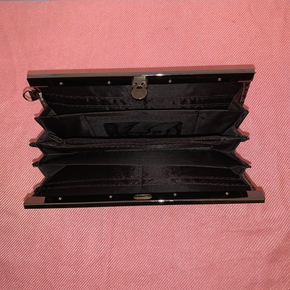 **New** Brown Wristlet Wallet - Picture 2 of 7